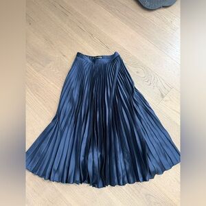 Abercrombie Navy Satin Pleated Midi Skirt High Rise A-Line XSP Side Zip